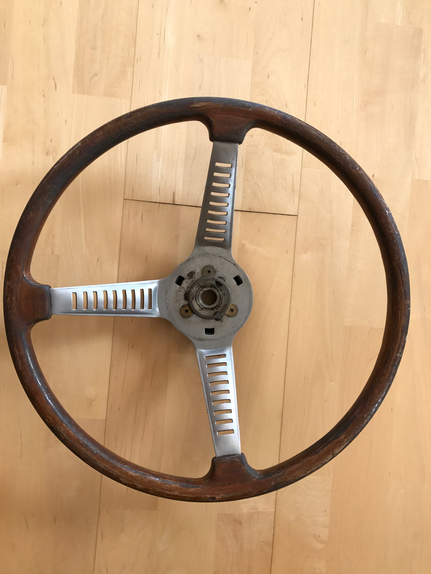 Fiat Dino Holzlenkrad aufbereiten