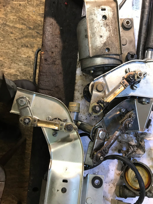 Scheibenwischermechanik Fiat Dino überholen
