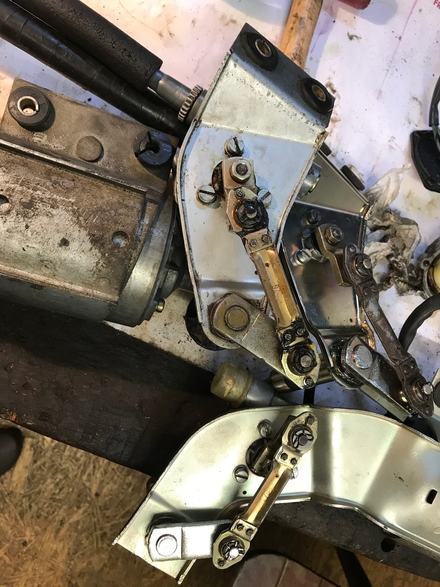 Scheibenwischermechanik Fiat Dino überholen