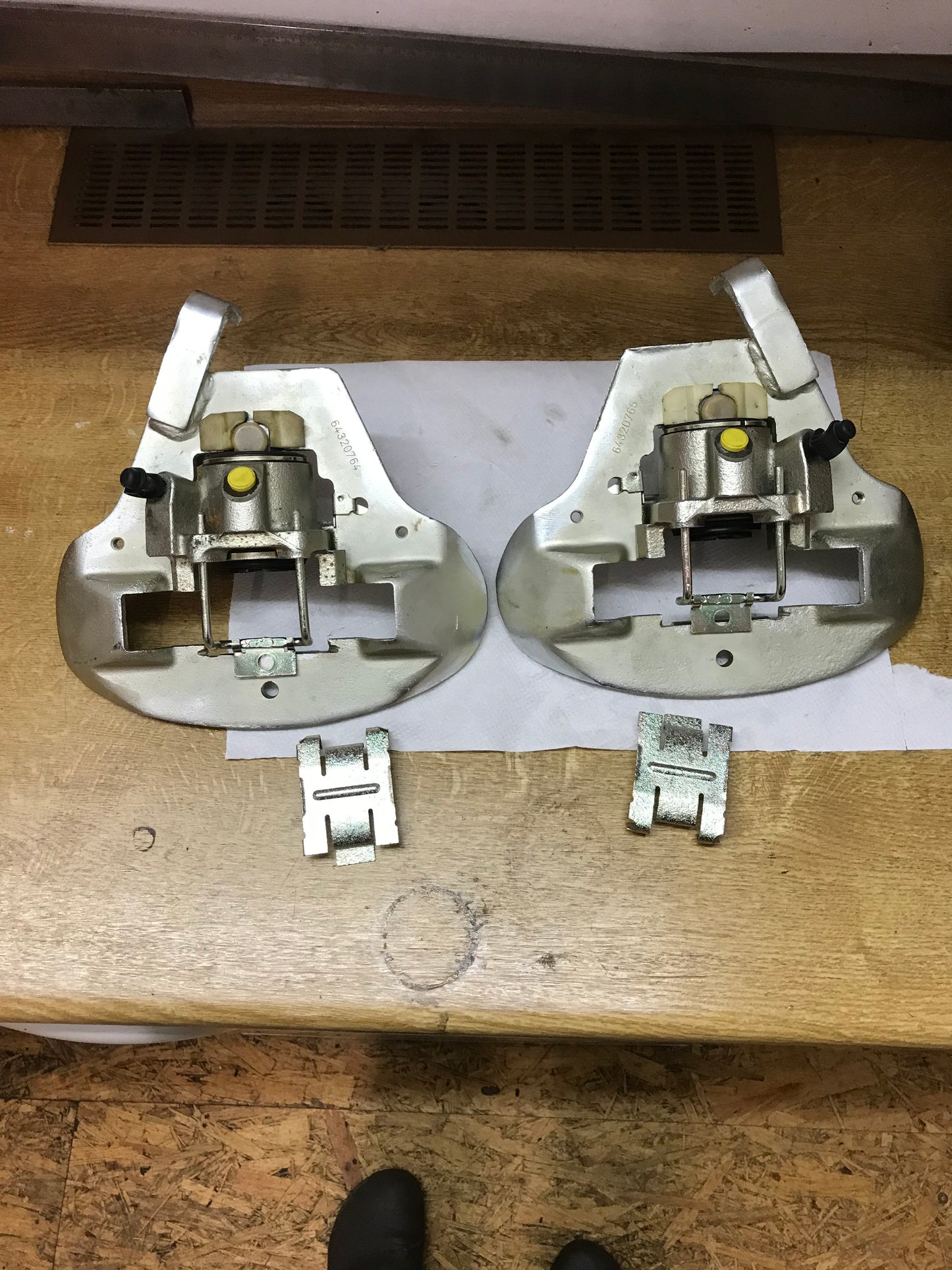 Fiat Dino 2400 Bremssattel hinten überholen (rechts oder links)